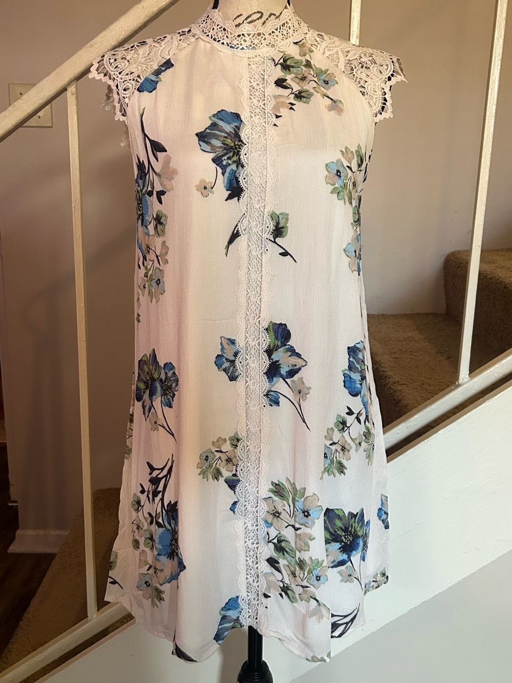 Altar'd State White Floral Crochet Lace Shift Mini Dress - Size Medium
